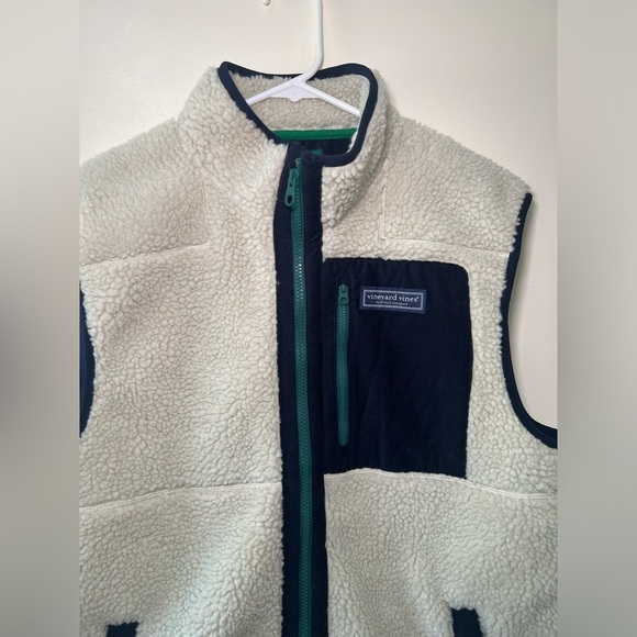Vineyard Vines Sherpa Supershep Vest in Stone size large - Picture 3 of 9
